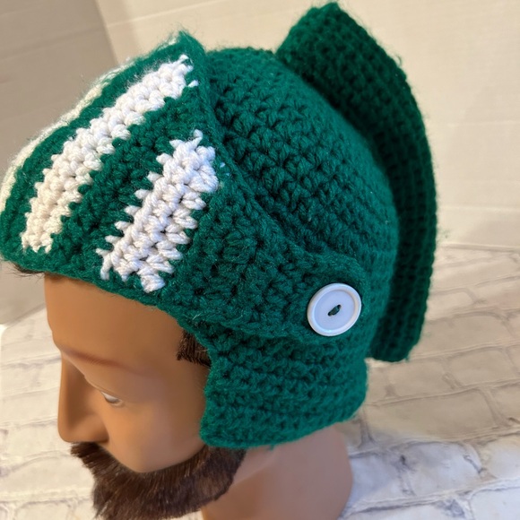 SIR KNIGHT HELMET GREEN AND WHITE CROCHET HAT - Picture 8 of 10